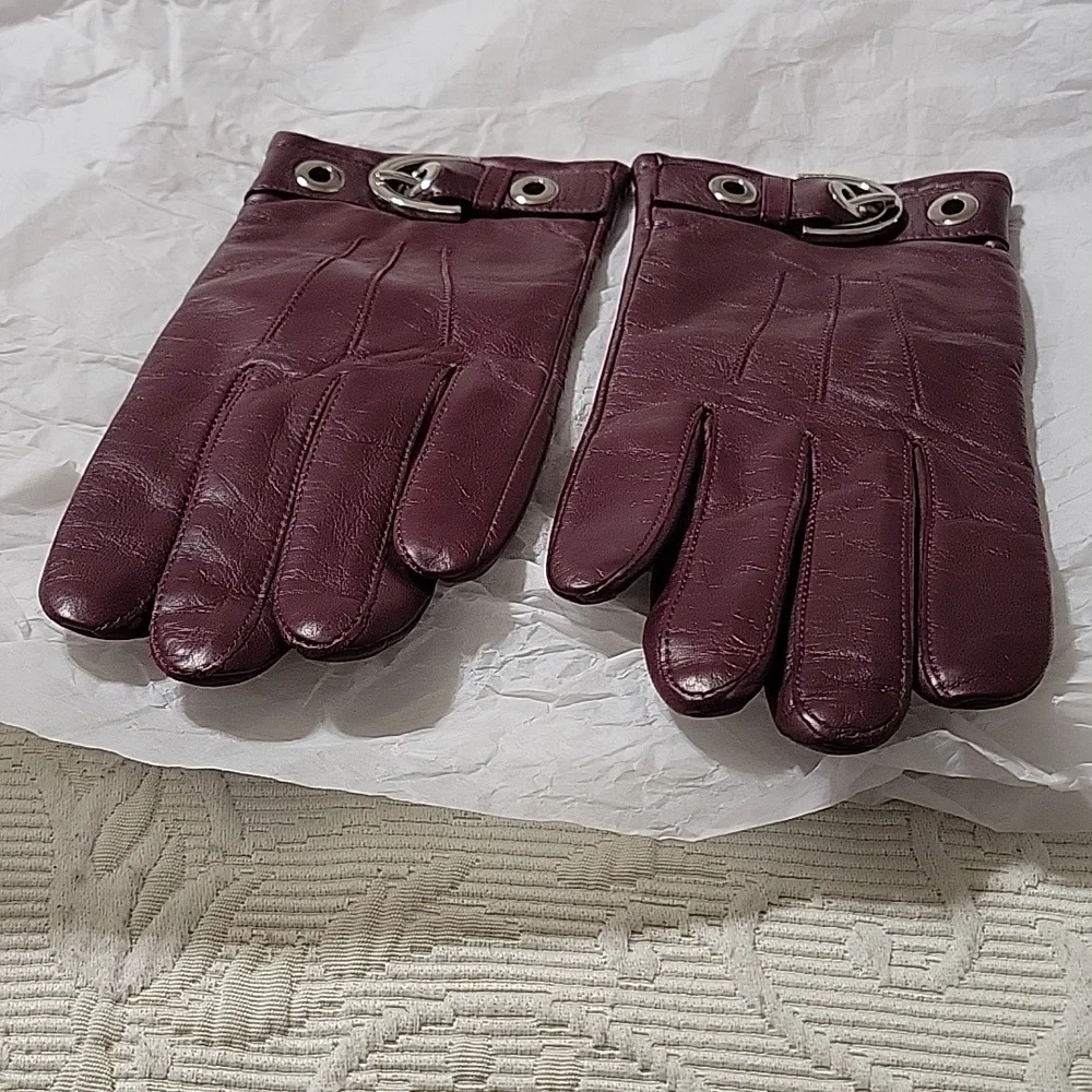 Burgundy Coach 100% Leather  Gloves - Picture 4 of 12